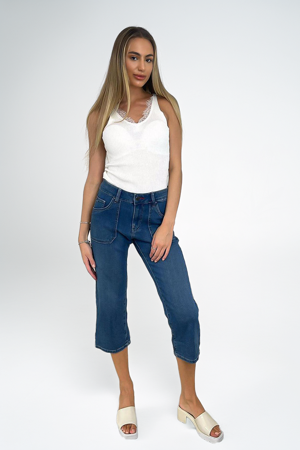 Contrast Stitch Large Pockets Cropped Jeans
