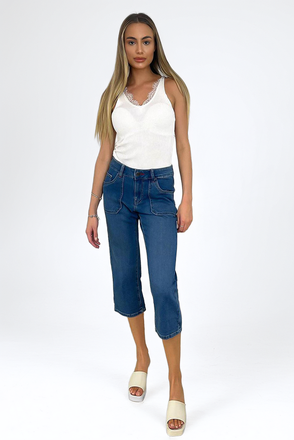 Contrast Stitch Large Pockets Cropped Jeans