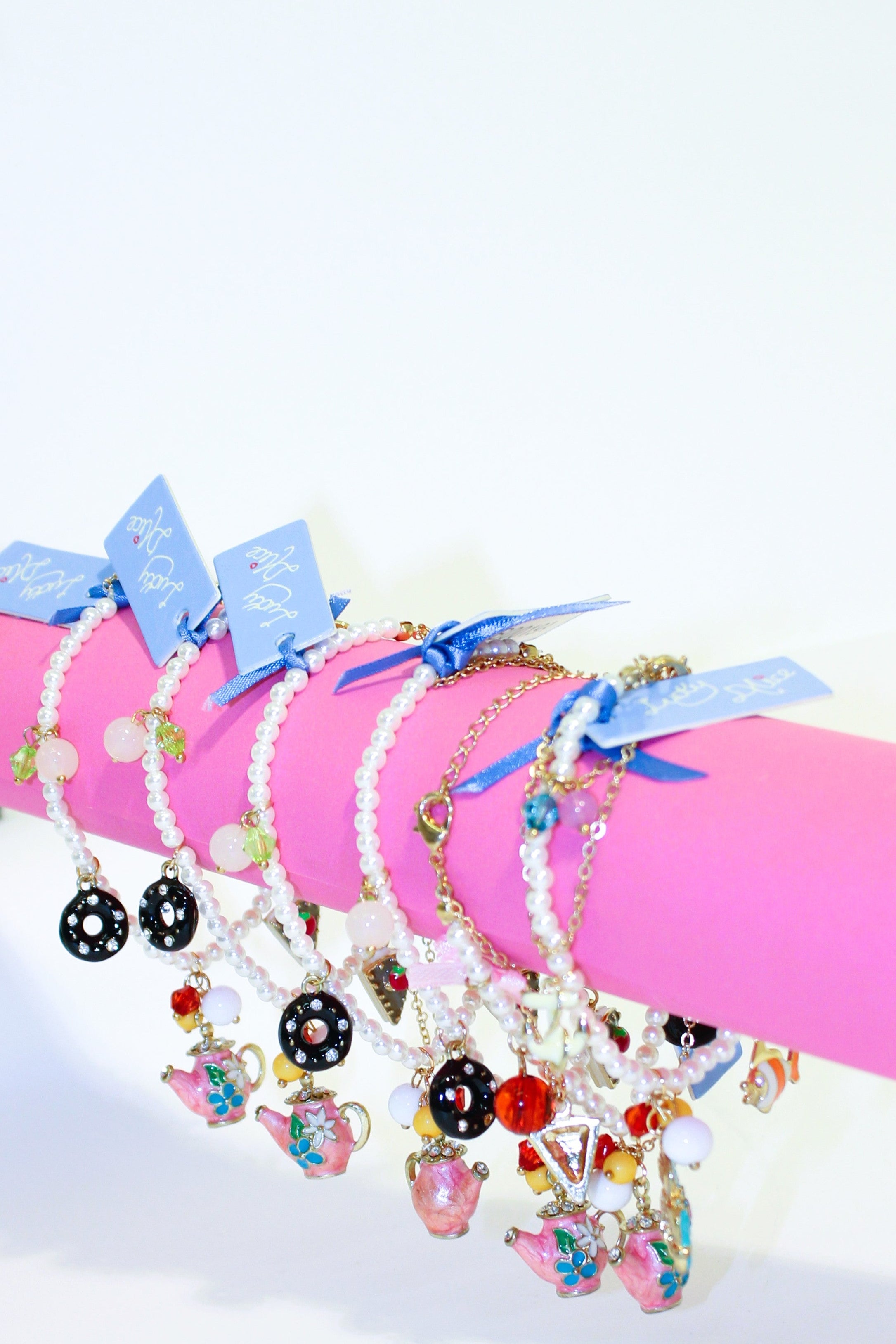 Wholesale Women's Mix Bracelet, Necklace, Ring, Brooches, Earrings (BOX OF 250)