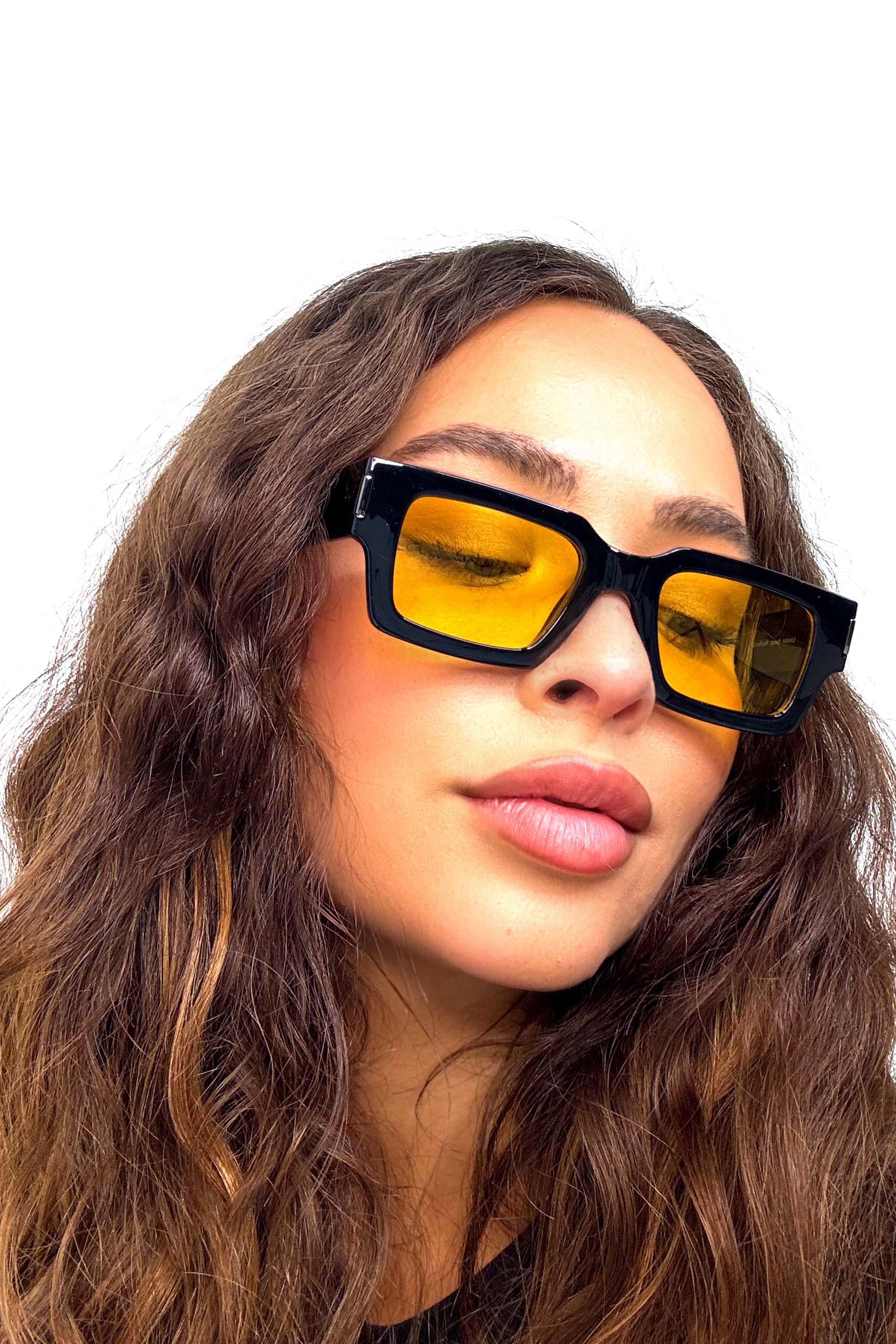 Wholesale Women’s UV 400 Rectangular Retro Sunglasses (BOX OF 12)