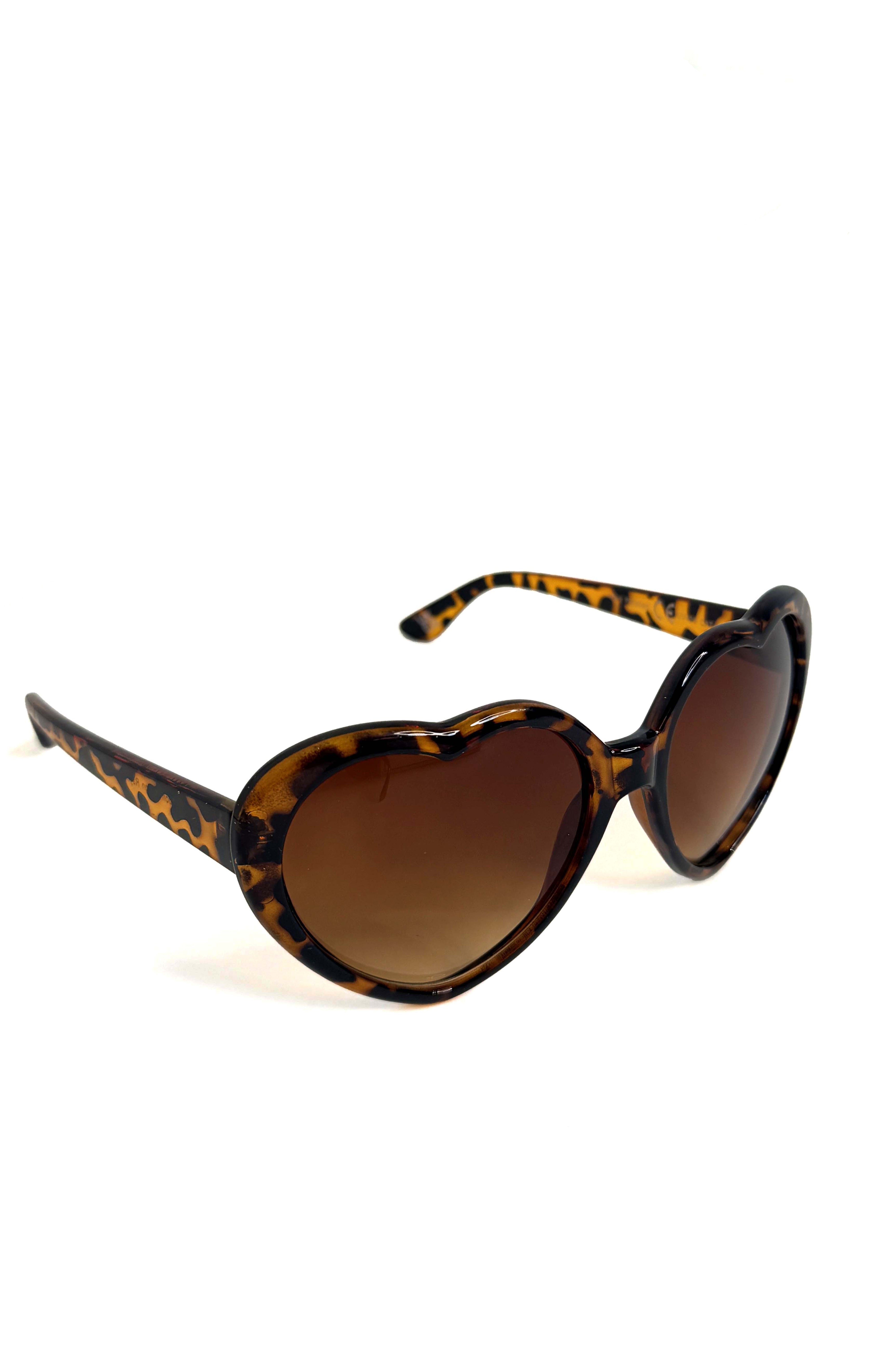 Wholesale Women’s Heart Shaped UV 400 Large Retro Sunglasses (BOX OF 12)