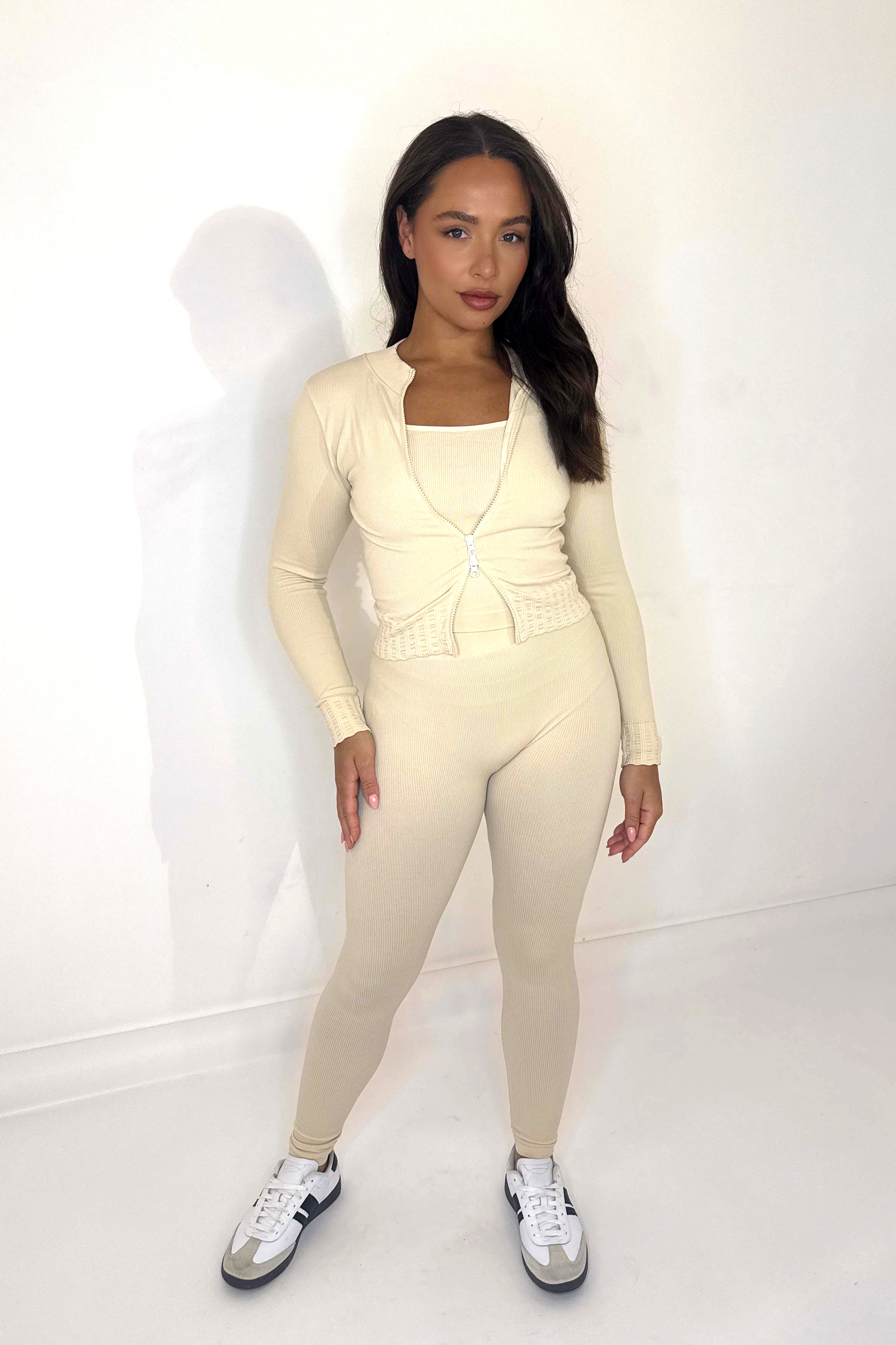 Wholesale Women's Double Zip Fastening Cropped Top And Leggings Ribbed 3 Piece Activewear Set (PACK OF 6)