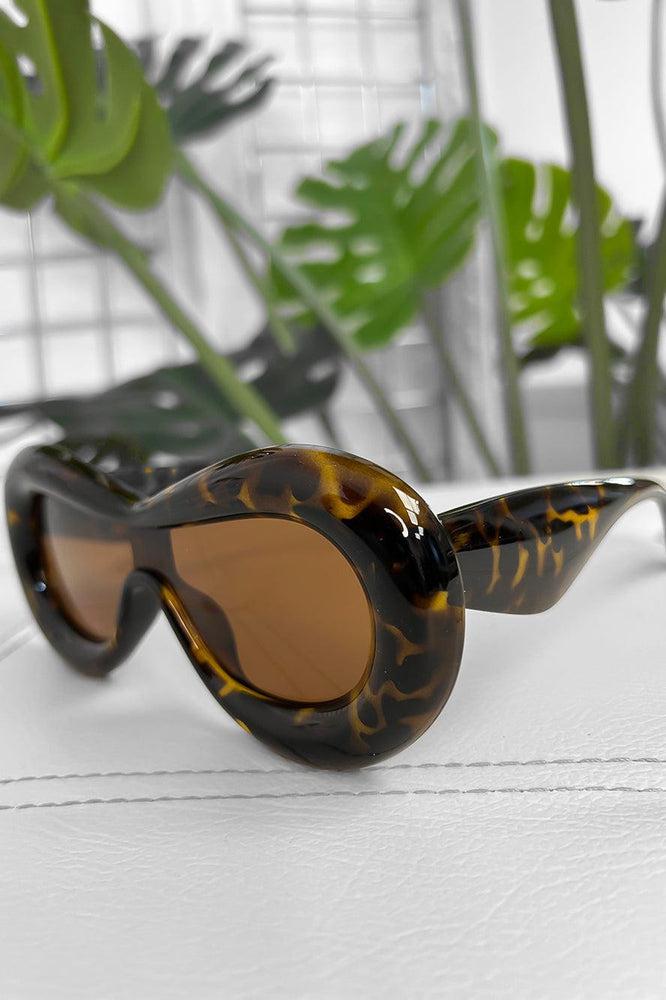 Exaggerated Blown Up Frame Sunglasses-SinglePrice