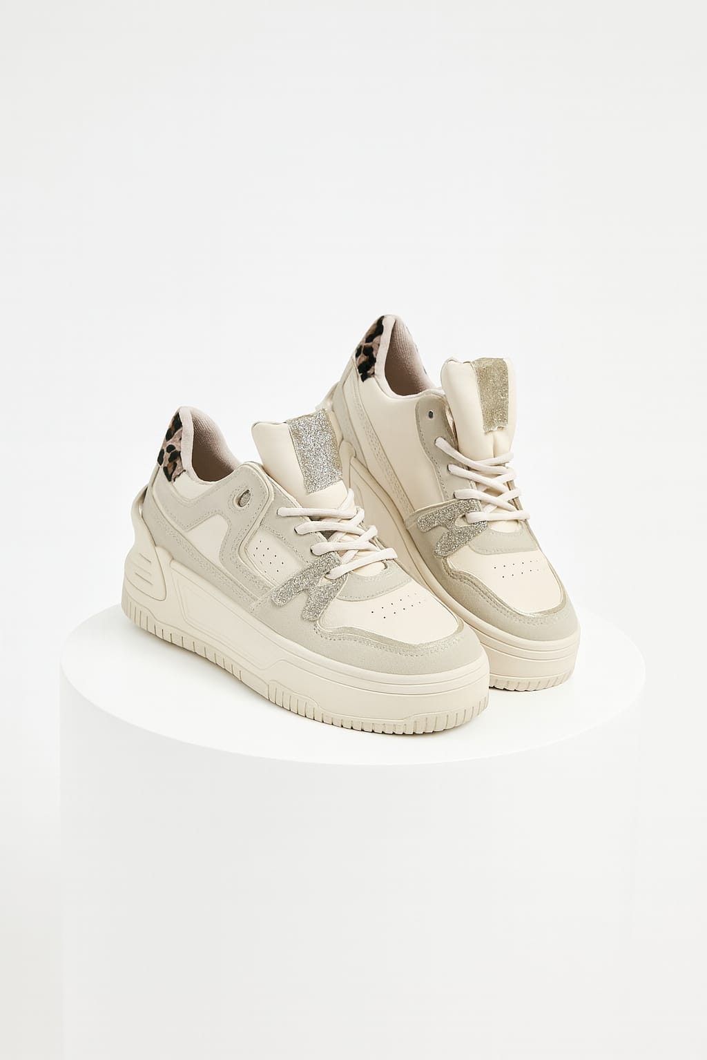 Wholesale Contrast Eye Catching Chunky Sneakers (BOX 12)