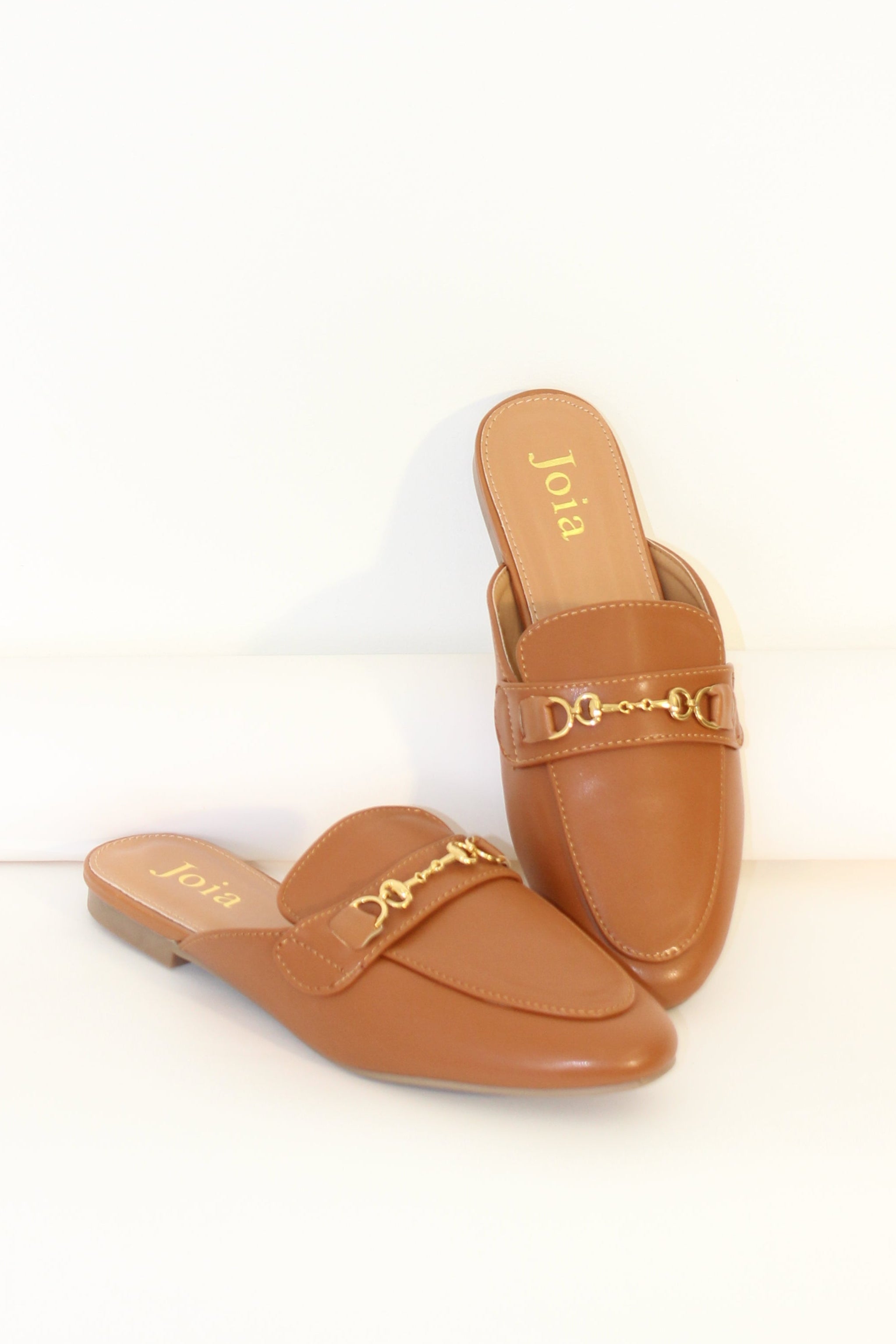 Wholesale Women's Closed Toe Slip On Soft Vegan Leather Sliders Shoes (BOX OF 12)