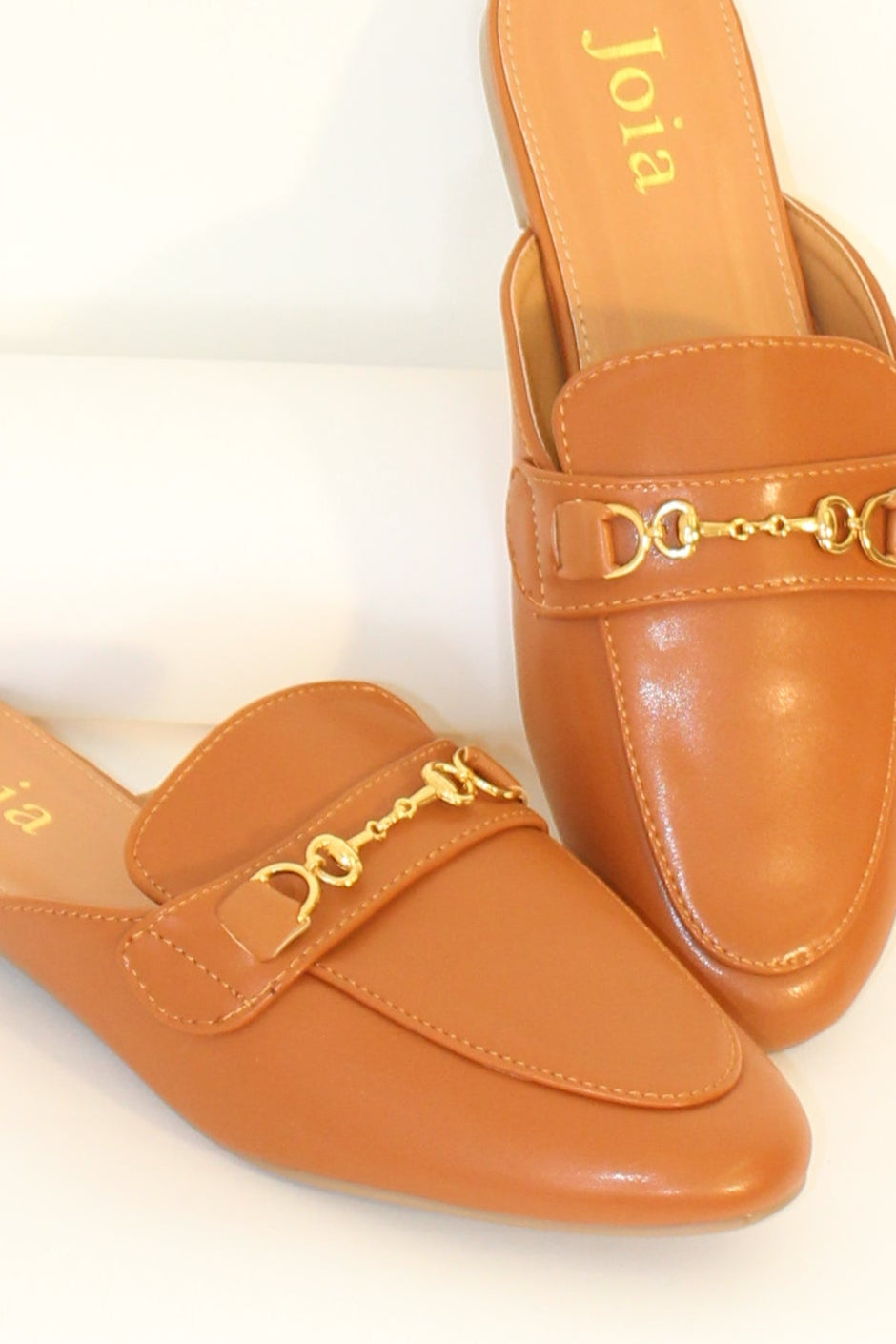 Wholesale Women's Closed Toe Slip On Soft Vegan Leather Sliders Shoes (BOX OF 12)