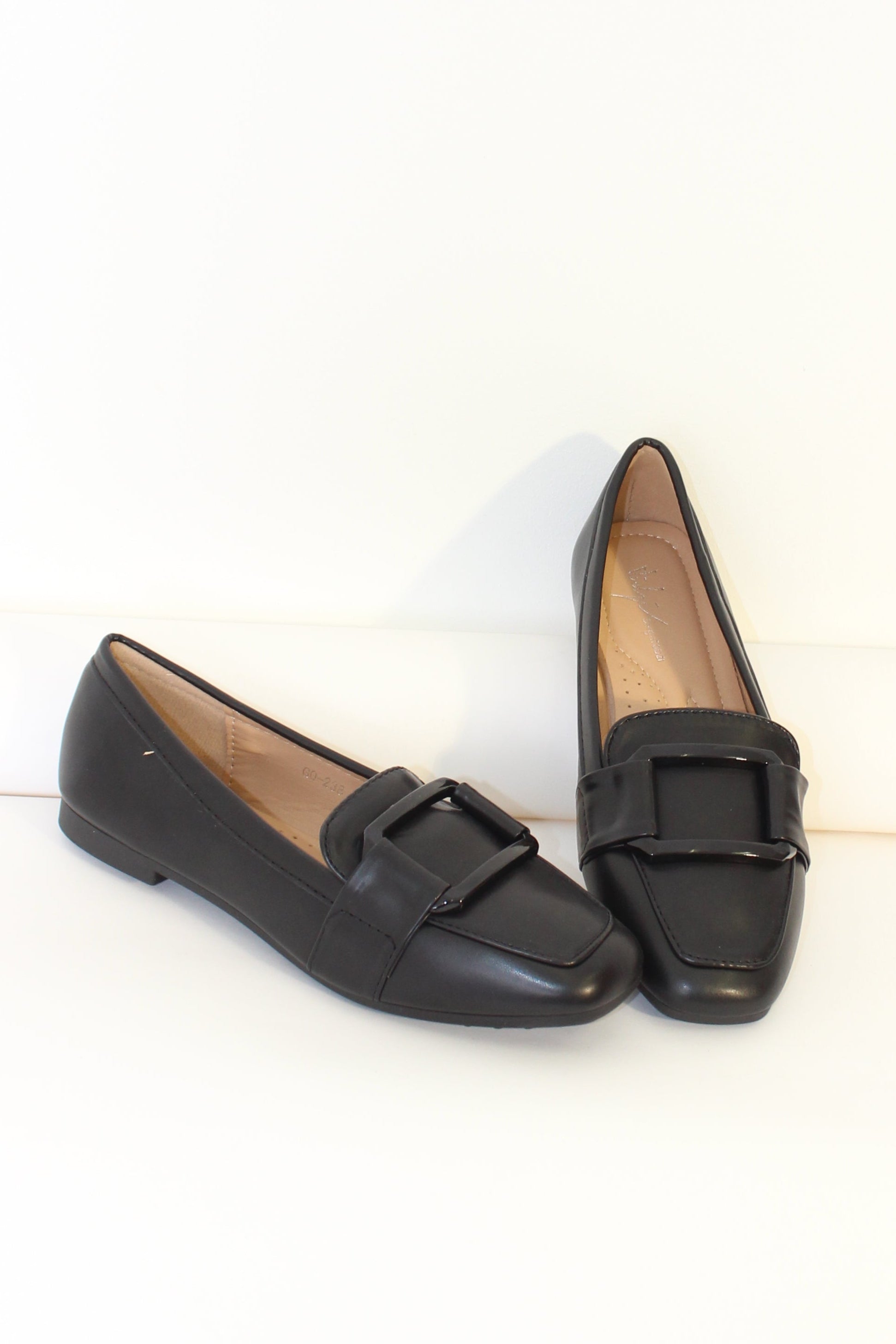 Wholesale Women's Soft Vegan Leather Classic Black Flat Shoes (BOX OF 12)