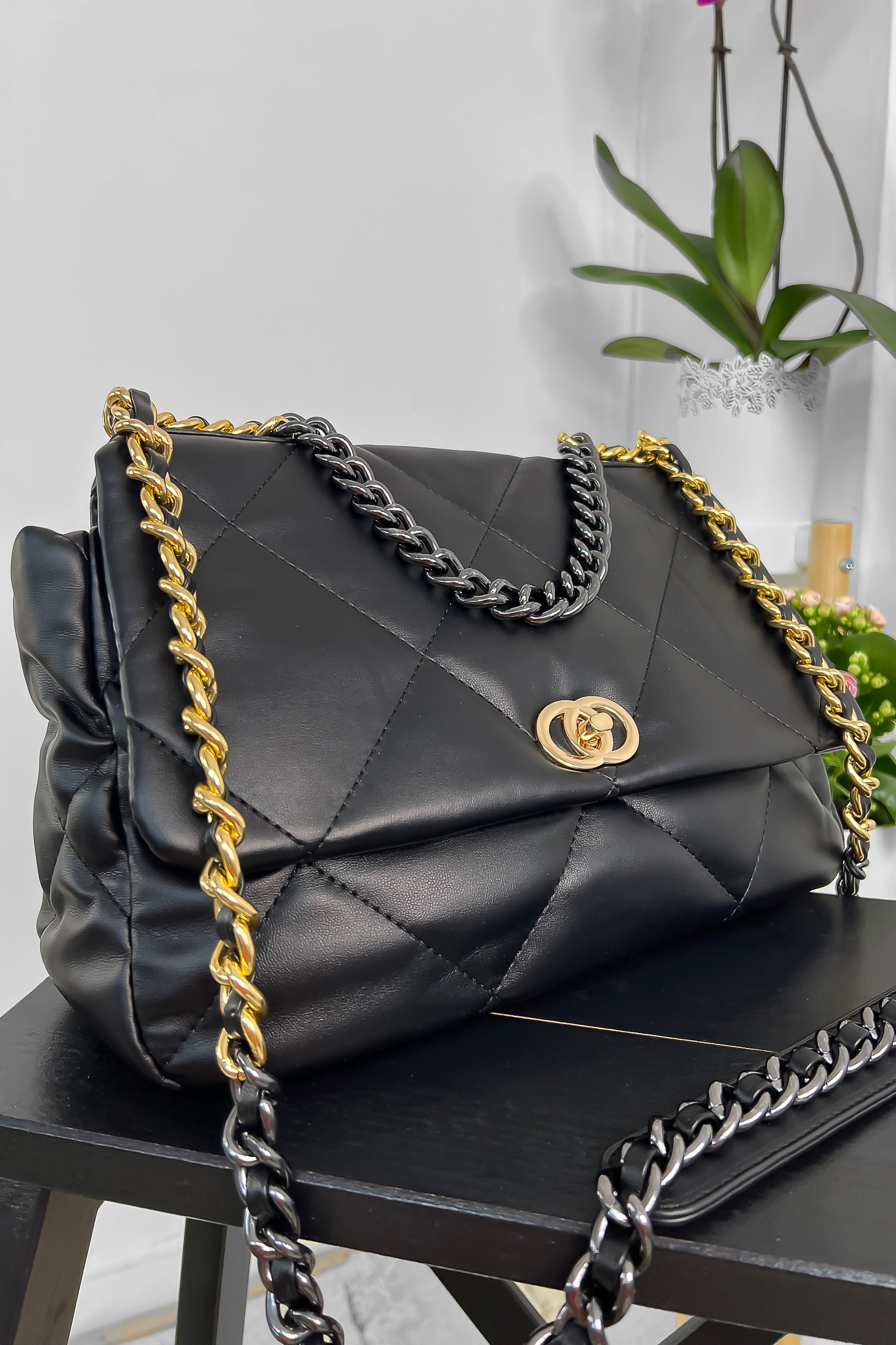Black And Gold Chain Strap Quilted Handbag-SinglePrice