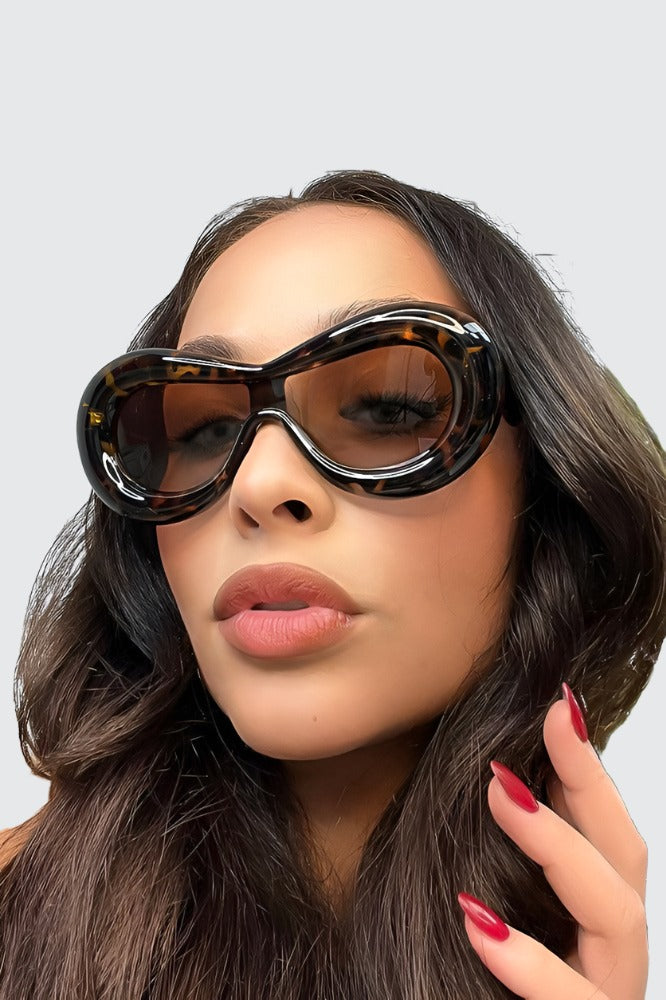 Exaggerated Blown Up Frame Sunglasses-SinglePrice