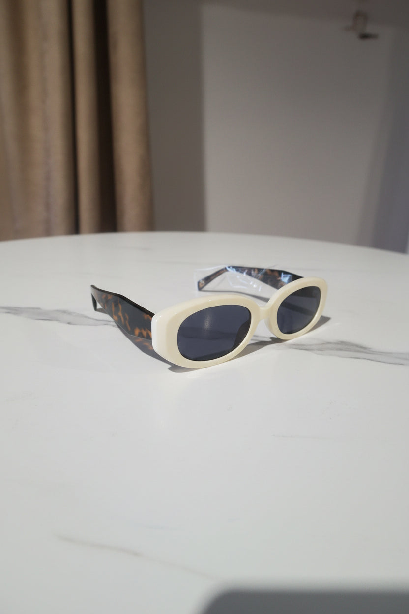 UV 400 Oval Frame Sunglasses